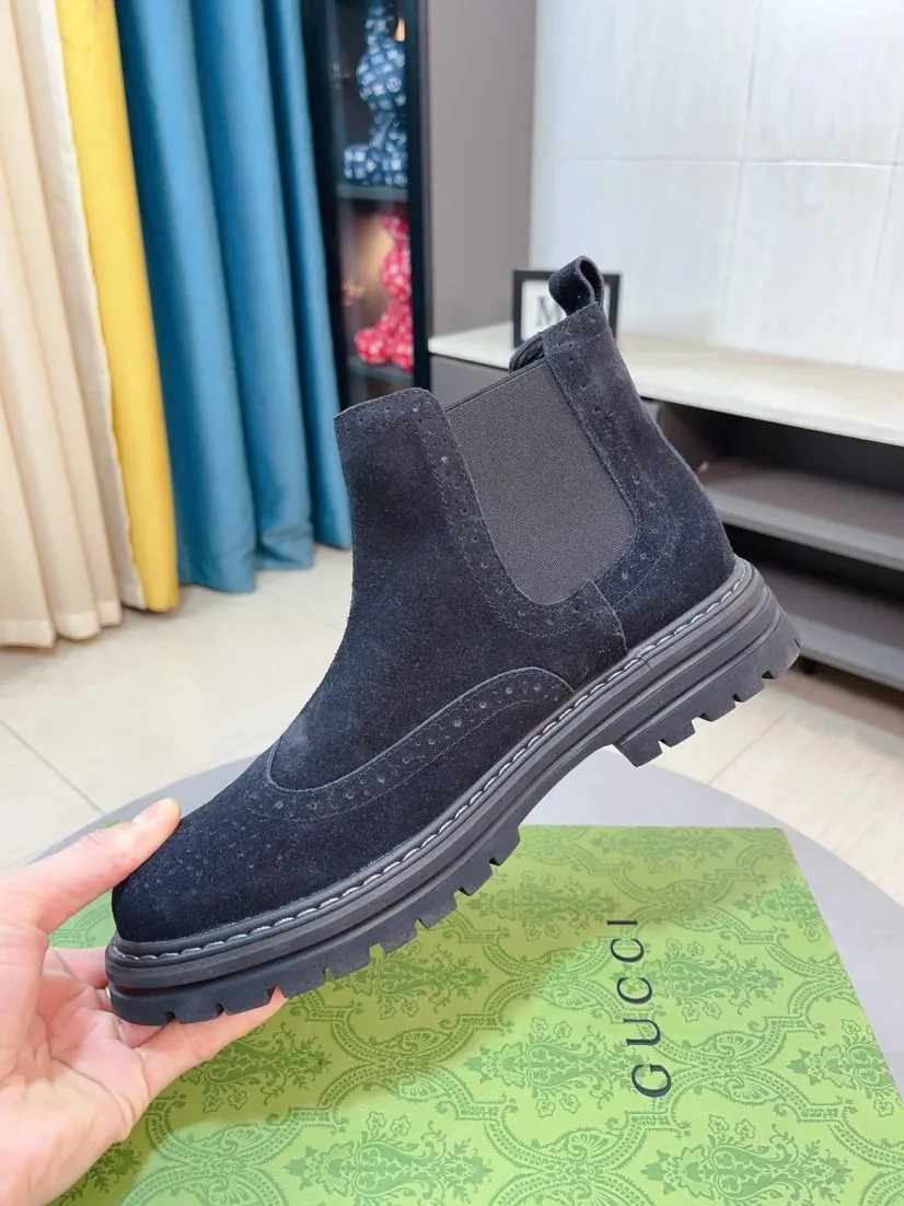 Men's shoes 💰540🌸🌸 (GUCCI) [cow lining plus velvet optional] [can be made without standard] New product Martin boots imported from Canada with full top layer high mercerized frosted fabric, punched using 3D digital technology, high-end and classy, ​​versatile to wear, full of three-dimensionality, close pictures will make you obsessed with the leather. You can't extricate yourself ~ the best on the market.          Fabric: Cowhide/Embossed Lining: Cowhide.          Please make a note when placing an order, sizes: 38-44 (37, 45, 46 can be customized and cannot be returned or exchanged) 5 colors available; black, gray, khaki, coffee, and earthy yellow